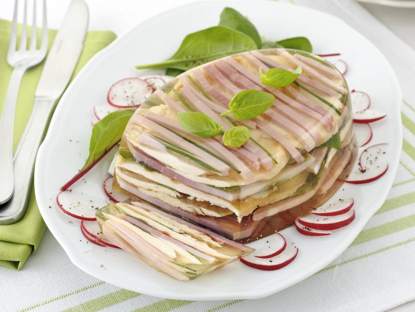 aspic-di-pollo-e-prosciutto-cotto ricetta