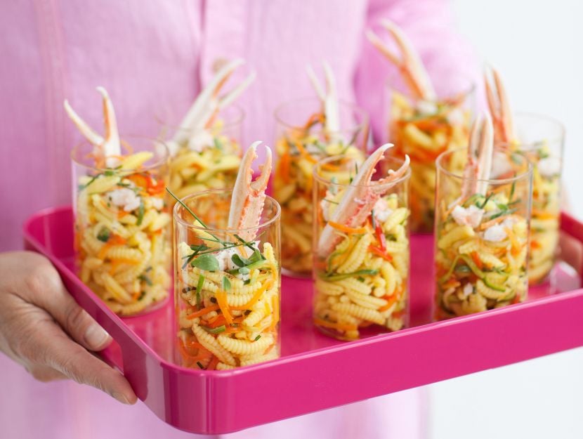 gnocchetti-sardi-allo-zafferano-con-tris-di-verdure-e-scampi