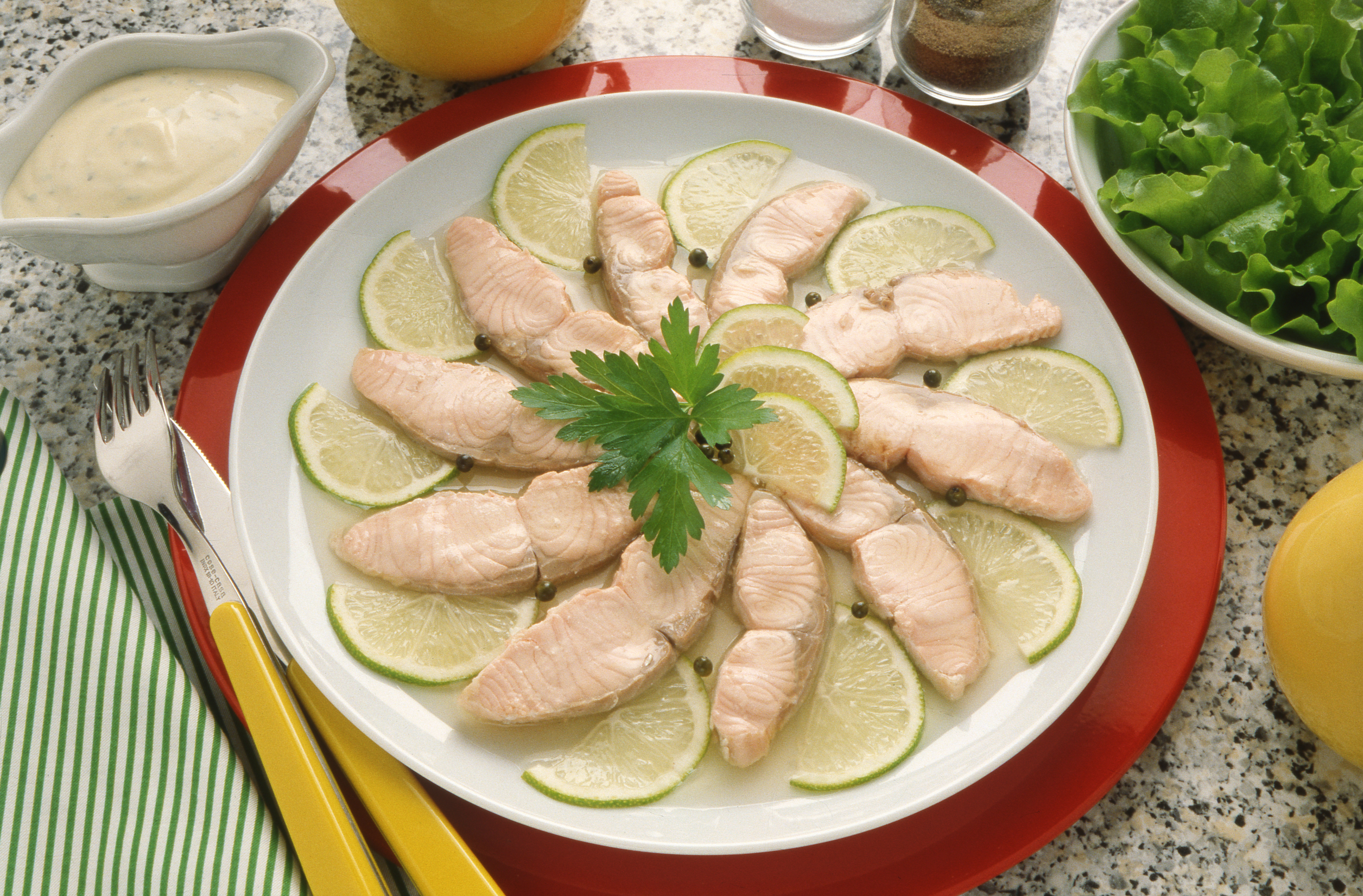 Salmone in gelatina