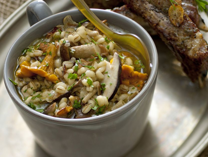 minestra-di-orzo-con-funghi-misti