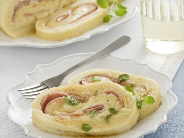 Rotolo di patate con prosciutto e scamorza