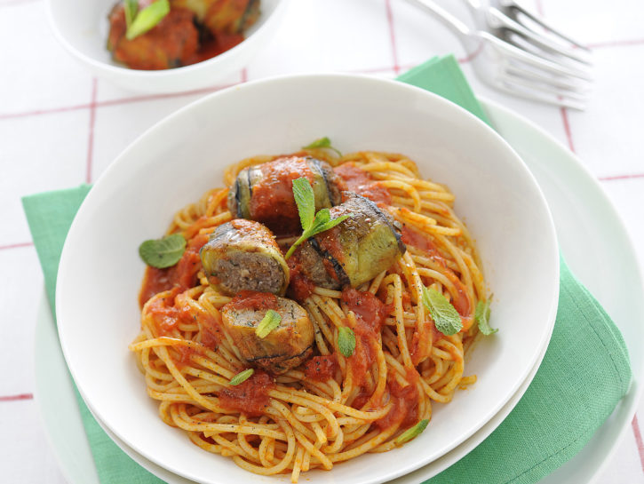 spaghetti-al-pomodoro-con-polpettine