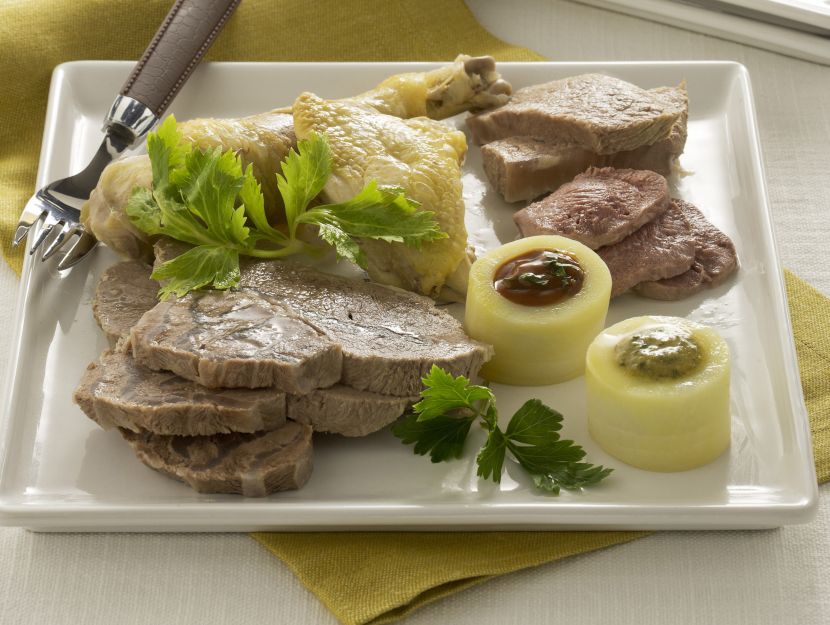 bollito-misto-di-manzo-e-gallina-con-salse preparazione