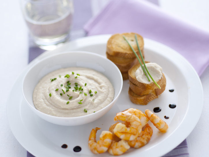 Mousse di cannellini con gamberi