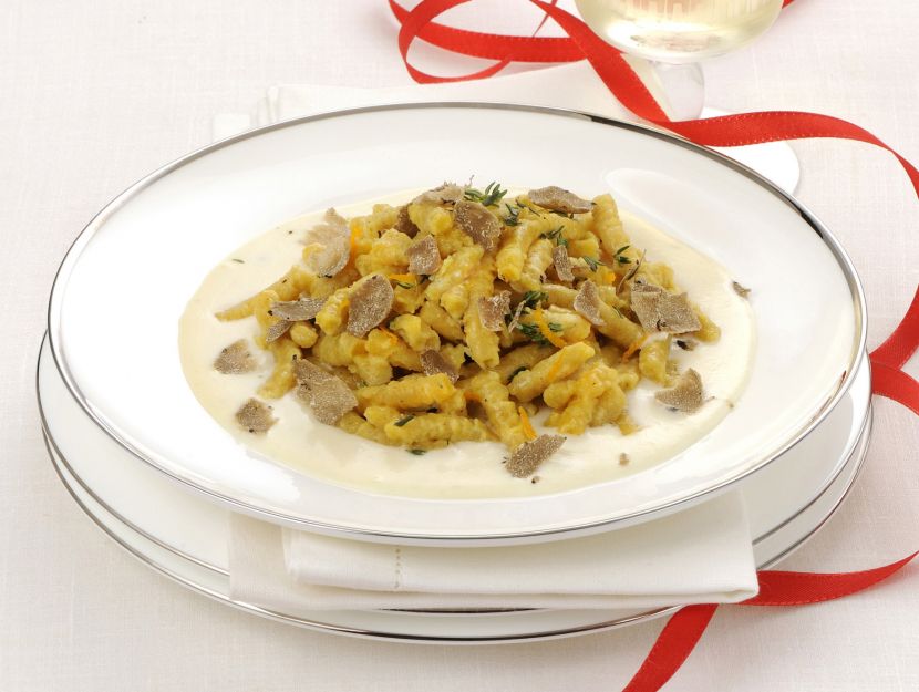 passatelli-con-fonduta-di-parmigiano-e-tartufo