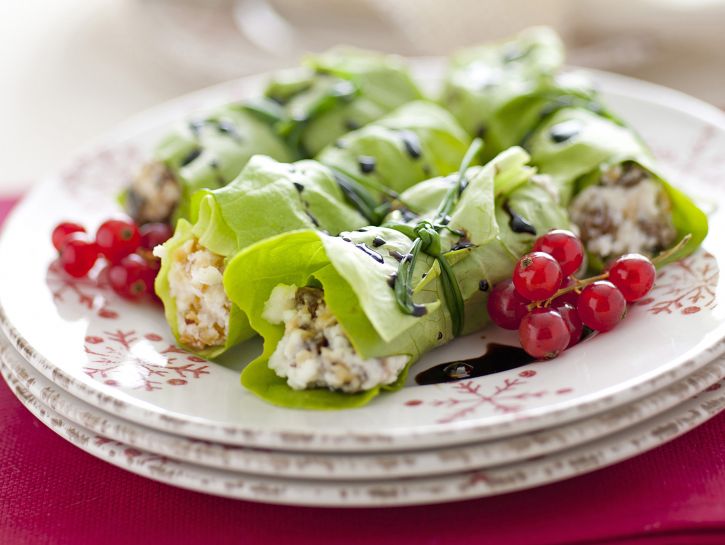 Involtini di stracchino e frutta secca
