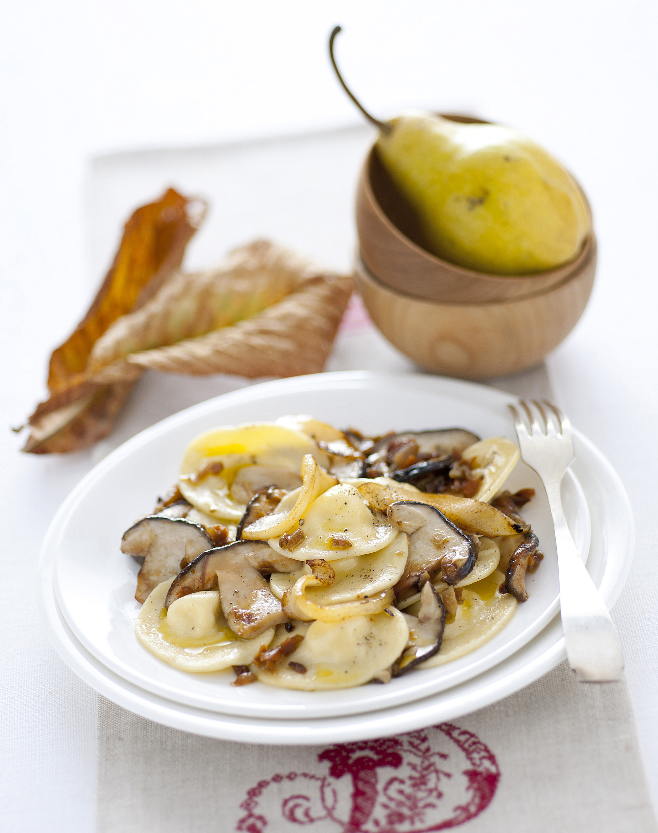 Ricetta Ravioli di fonduta ai porcini e pere Donna Moderna