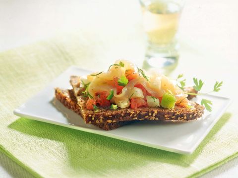 Tartine con spada e finocchio