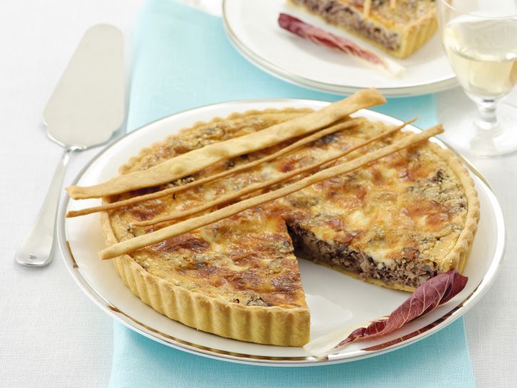 torta-al-radicchio-e-taleggio-con-le-noci ricetta