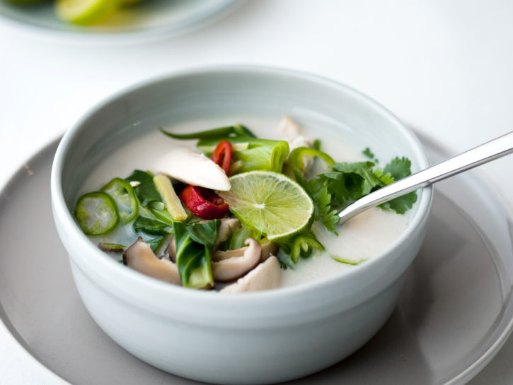 Zuppa di pollo thai