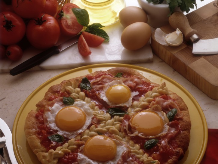 Pizza alla bismarck