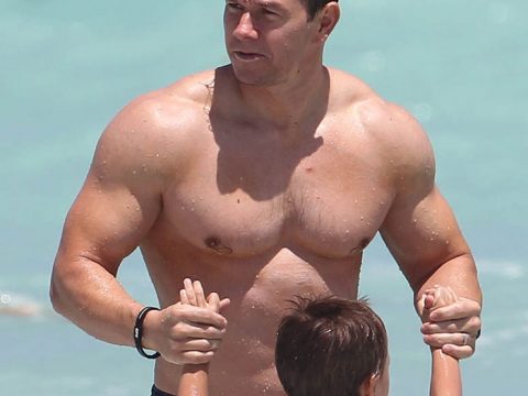 Mark Wahlberg, che muscoli papà!