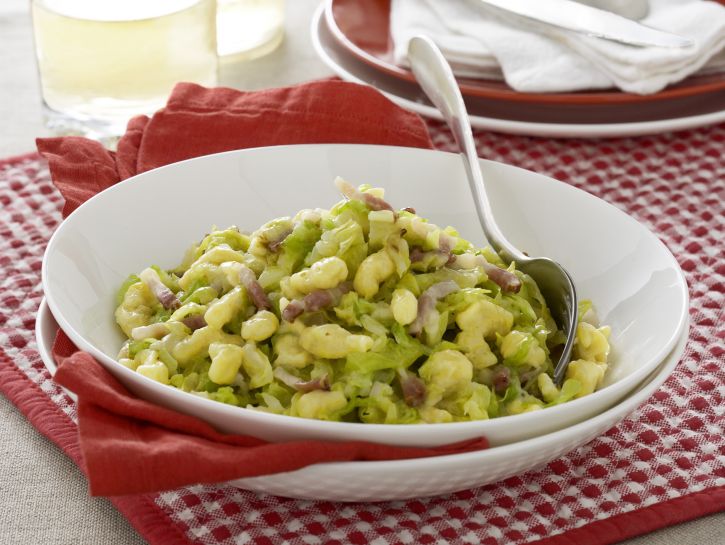 Gnocchetti altoatesini con verza e speck