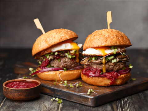 Hamburger: la ricetta classica e 14 varianti