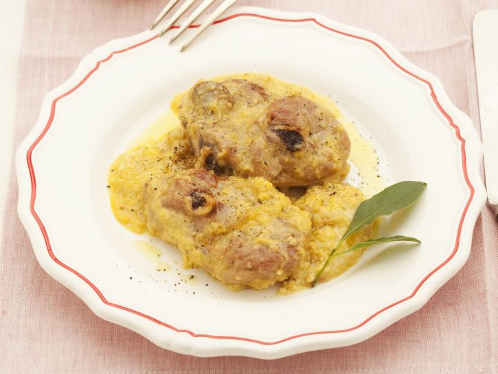 agnello-marinato-con-cacio-e-uova preparazione