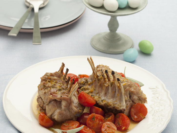 Carré di agnello agli agrumi, salvia e rosmarino