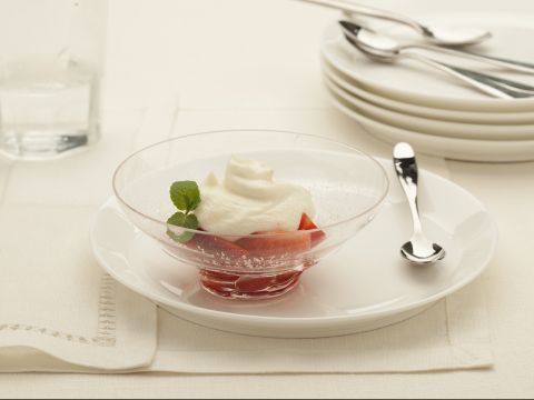 Mousse di caprino con fragole
