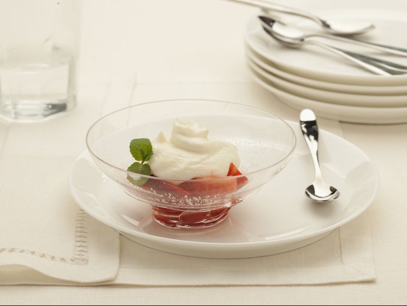 mousse-di-caprino-con-fragole immagine