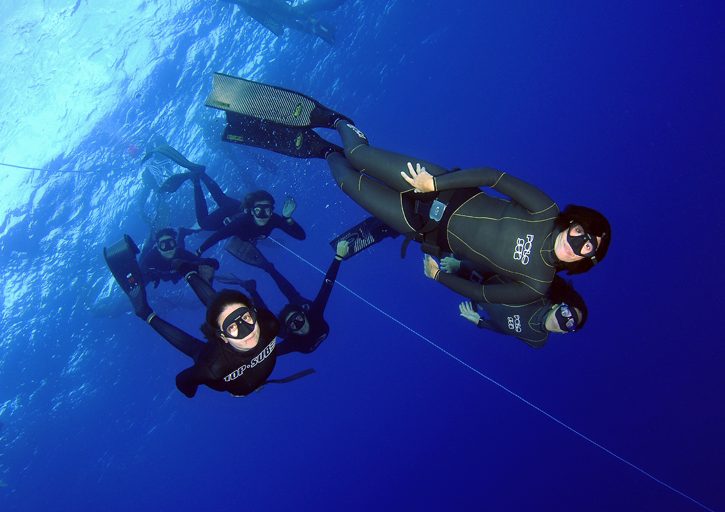 Donna Apnea Subacquea Apnea Sommozzatori Diving Diver Maglietta con Collo a V 