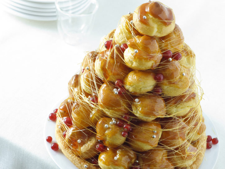Croquembouche in gabbia dorata