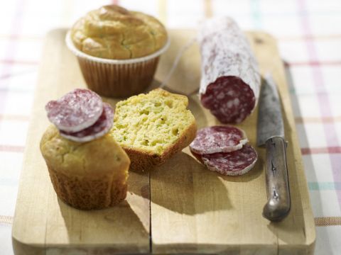 Muffin di fave con salame