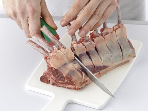 I tagli dell'agnello: cosciotto, spalla, carré e costolette
