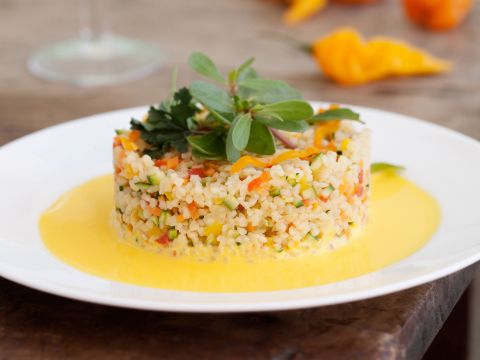Bulgur di verdure con salsa allo yogurt