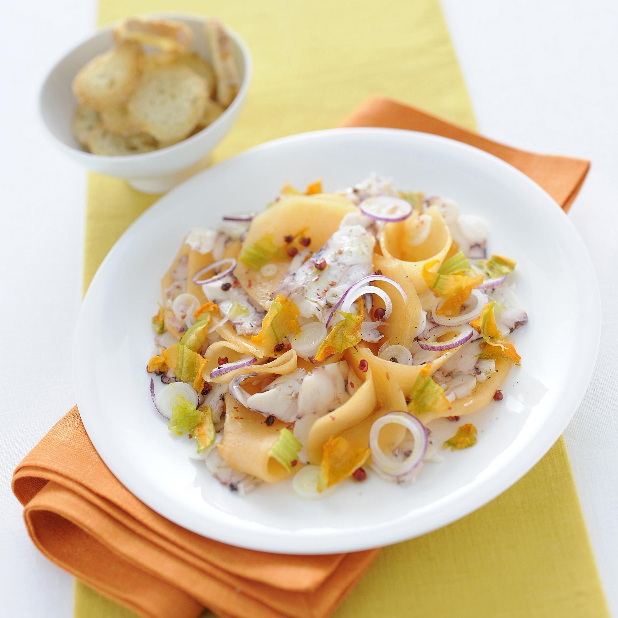 Davvero? 24+  Verità che devi conoscere  Carpaccio Di Melone? Tagliate il melone a dadini, mettetelo in una ciotola con il succo di limone e la valeriana, mescolate per bene.