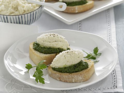 Crostini con paté di cavedano