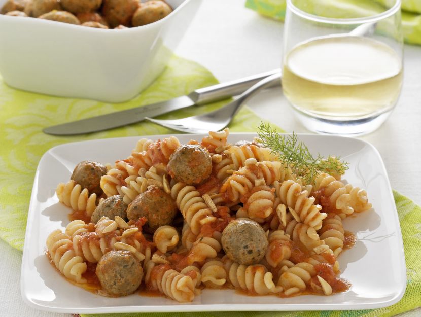 fusilli-con-polpettine-di-sarde-in-umido preparazione