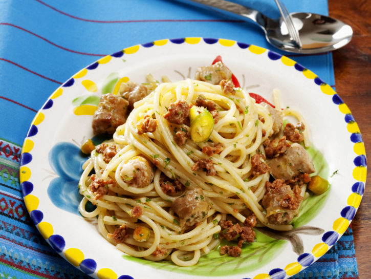 Spaghetti aglio, olio e salsiccia
