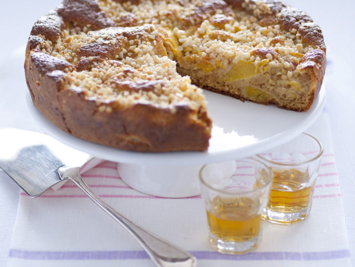 Torta di pesche con amaretti