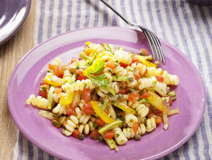Fusilli con verdure estive miste