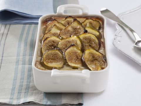 Dolce di brioche e fichi