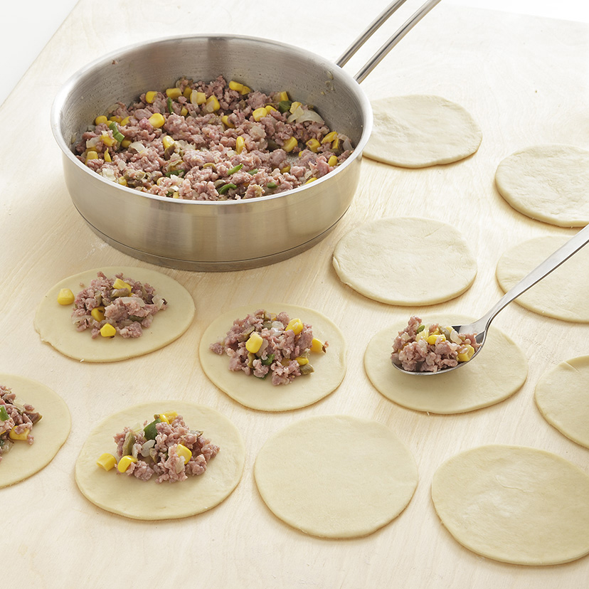 Empanadas al forno con maiale e mais: come fare - Donna ...
