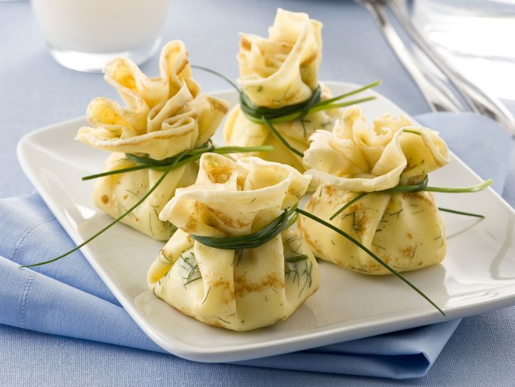 Fagottini di crepes al salmone
