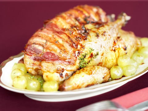 Faraona ripiena con salsa all'uva