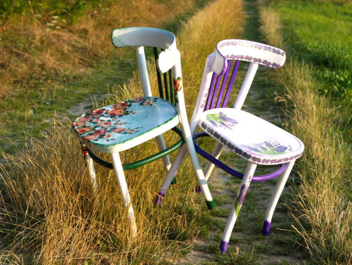 Come realizzare il decoupage su una sedia da cucina