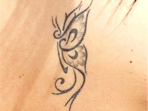 Tatuaggi simbolo o decorazione?