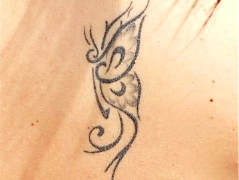 Tatuaggi simbolo o decorazione?