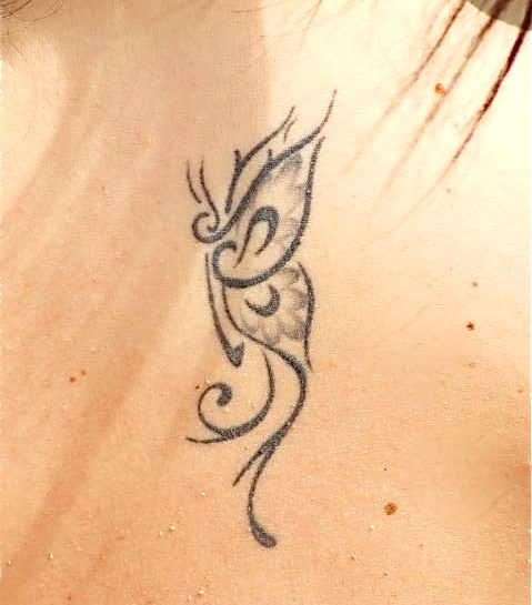 Tatuaggi simbolo o decorazione?