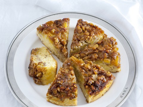 Tatin di ananas e noci macadamia