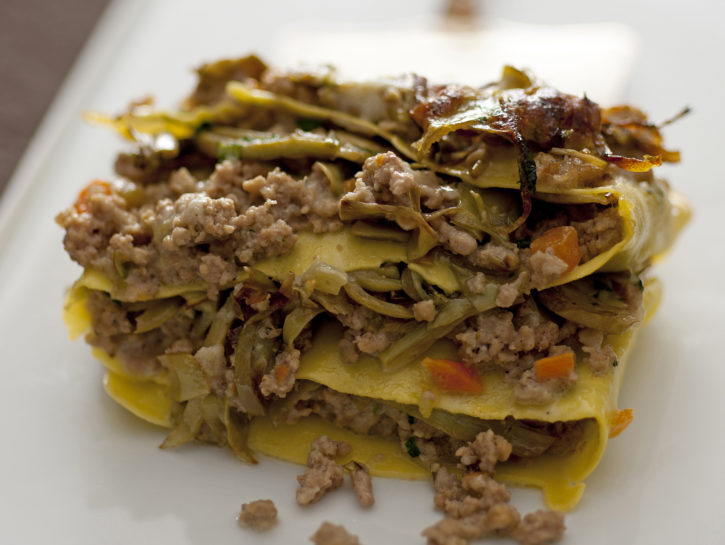 Terrinette al ragù con carciofi