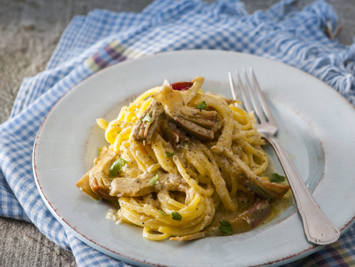 tonnarelli-con-carciofi-cacio-e-pepe