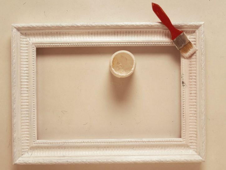 Stendi il gesso acrilico