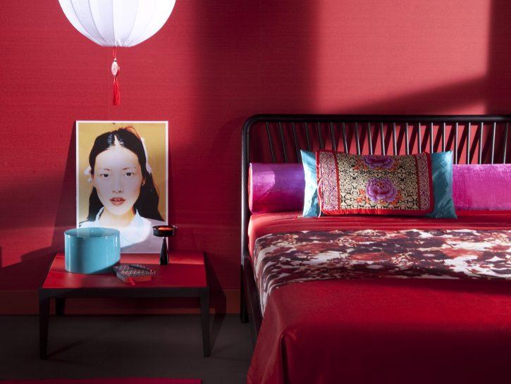 Dipingere camera da letto: colori rosso bordeaux