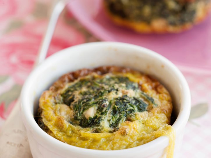 Frittatine di spinaci al forno con uvetta e pinoli