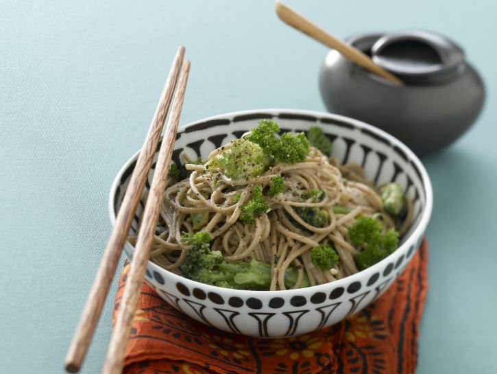 noodles-giapponesi-con-broccoli