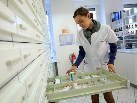 Farmaci generici e griffati a confronto