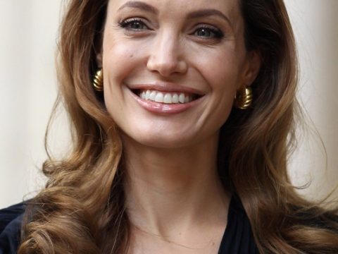 Angelina e la mastectomia: scelta giusta?